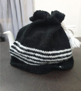 Black-Woolen-Tea-Cozy